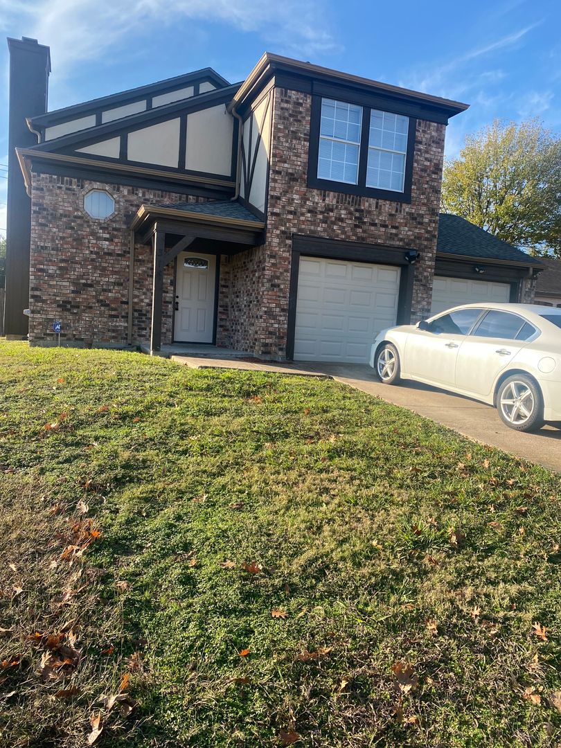 Arlington House: 318 Spanish Moss