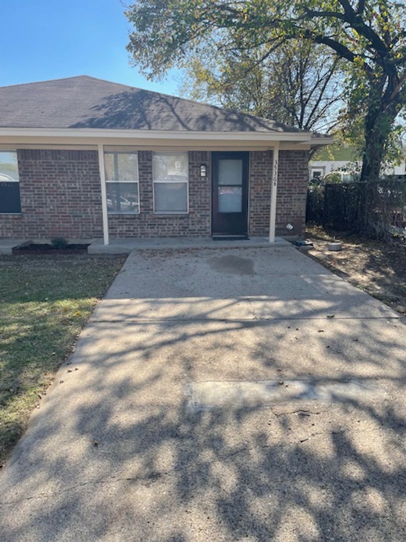 Fort Worth Condo: 3536 S Littlejohn Ave, Unit B