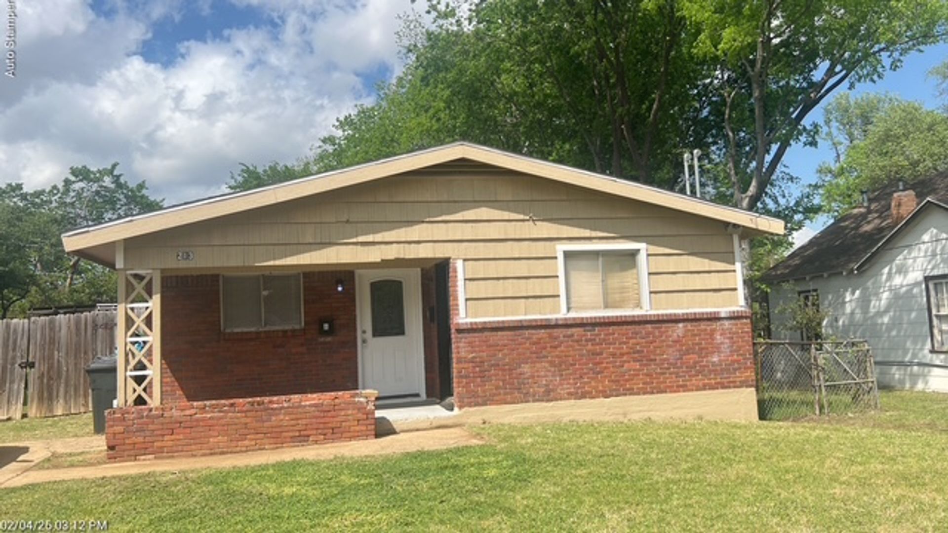 Arlington House: 213 Hosack St