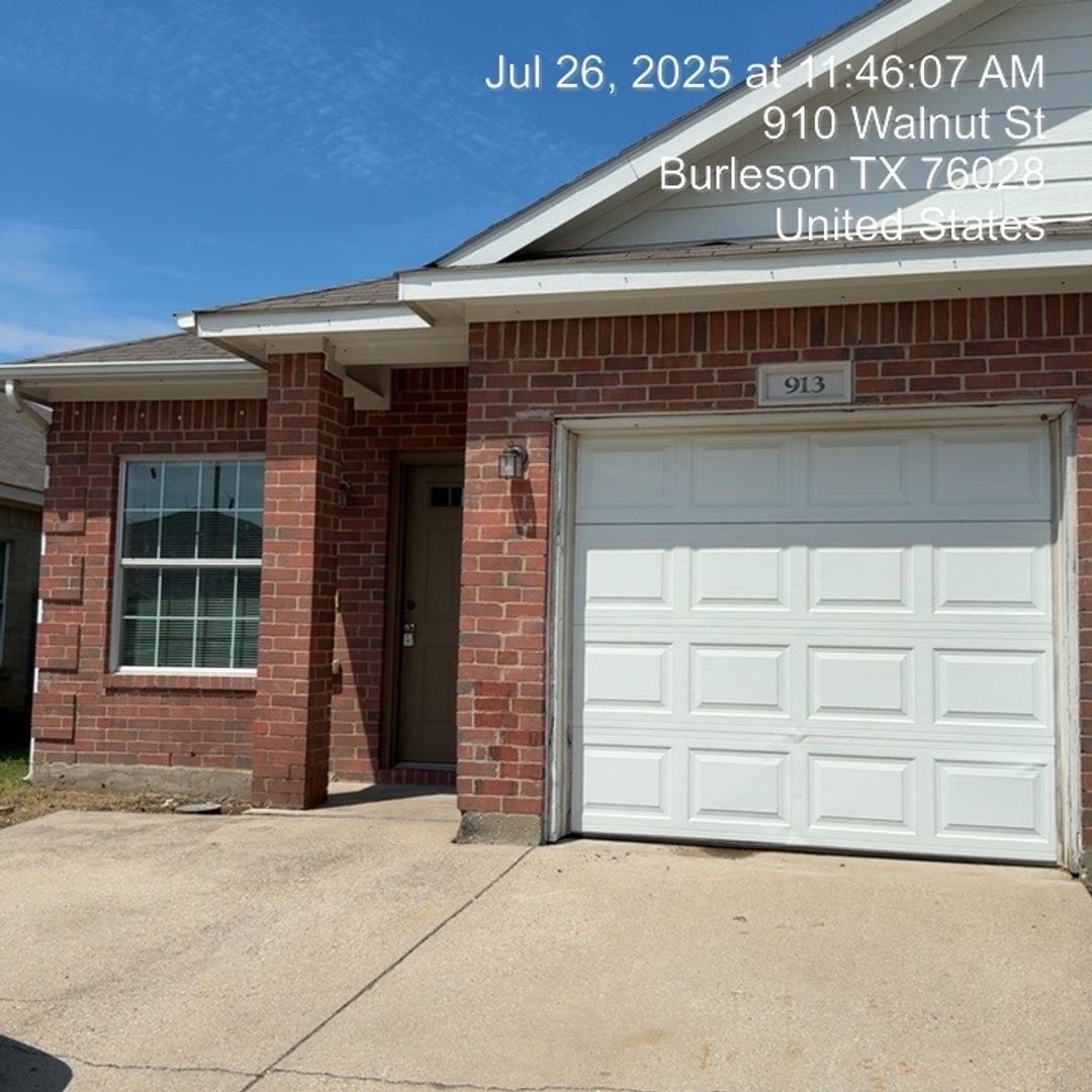Burleson House: 913 Walnut