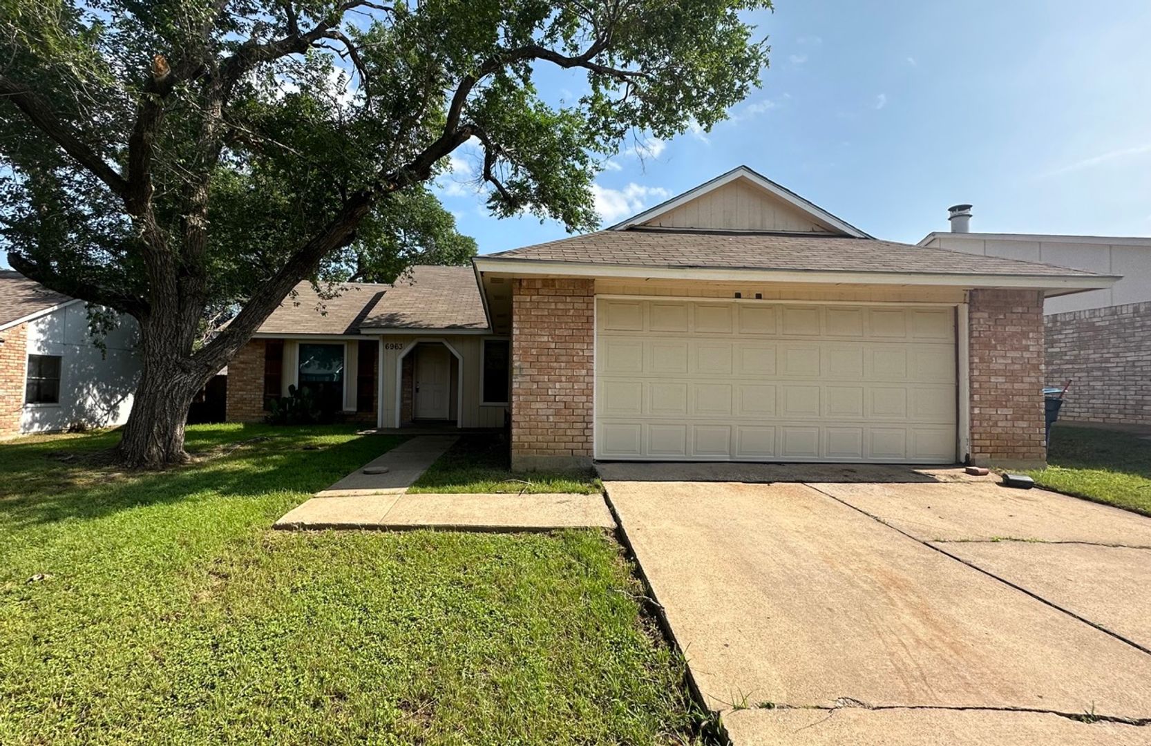 Fort Worth House: 6963 Fallbrook Ct W