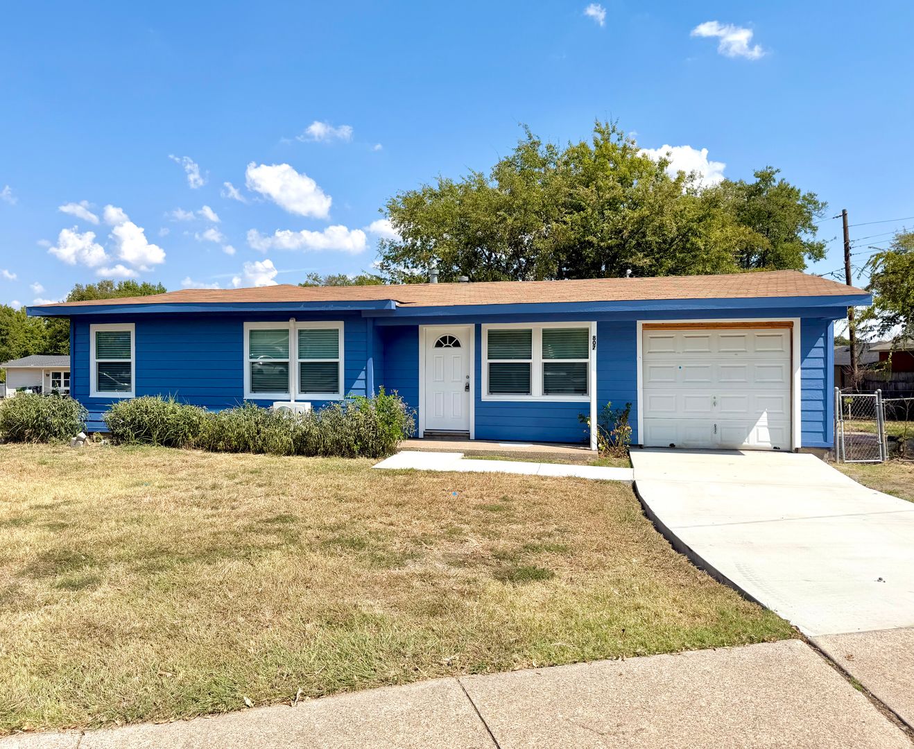 Arlington House: 807 Raleigh Cir