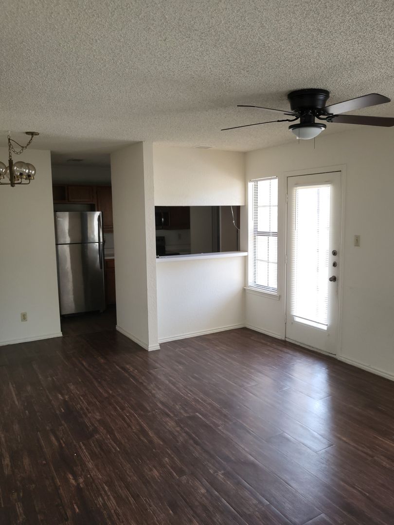 Arlington Condo: 1741 Crest Grove Dr