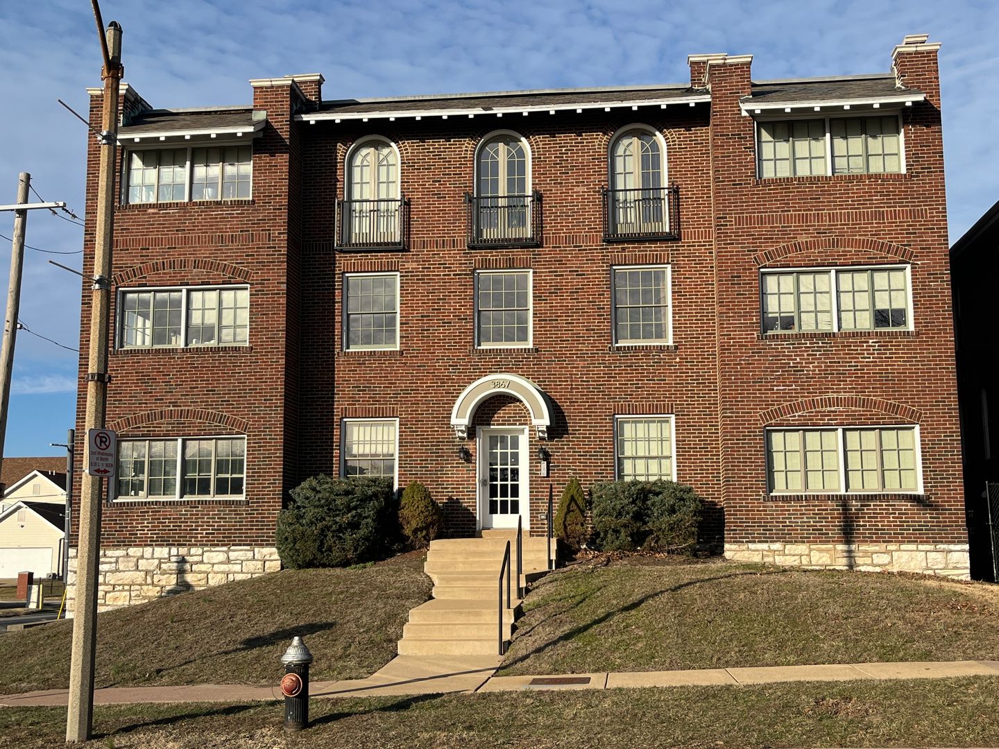 St. Louis Apartment: 3867 Lafayette Ave