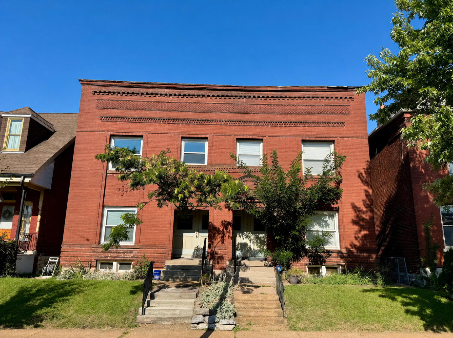 St. Louis Apartment: 2137-2139 California St,