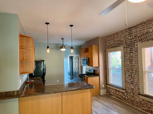 Newly renovated 2 bed/2bath. A MUST SEE! – photo 1