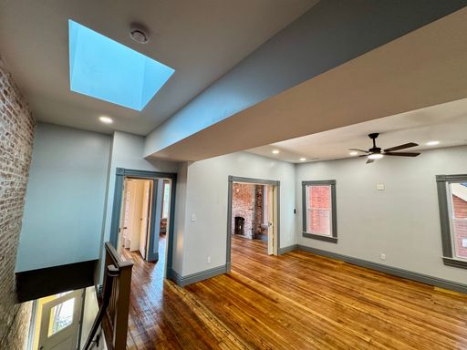 Newly renovated 3 bed/2bath. A MUST SEE! – photo 1