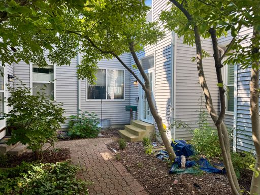 Townhouse with all the extras! – photo 1