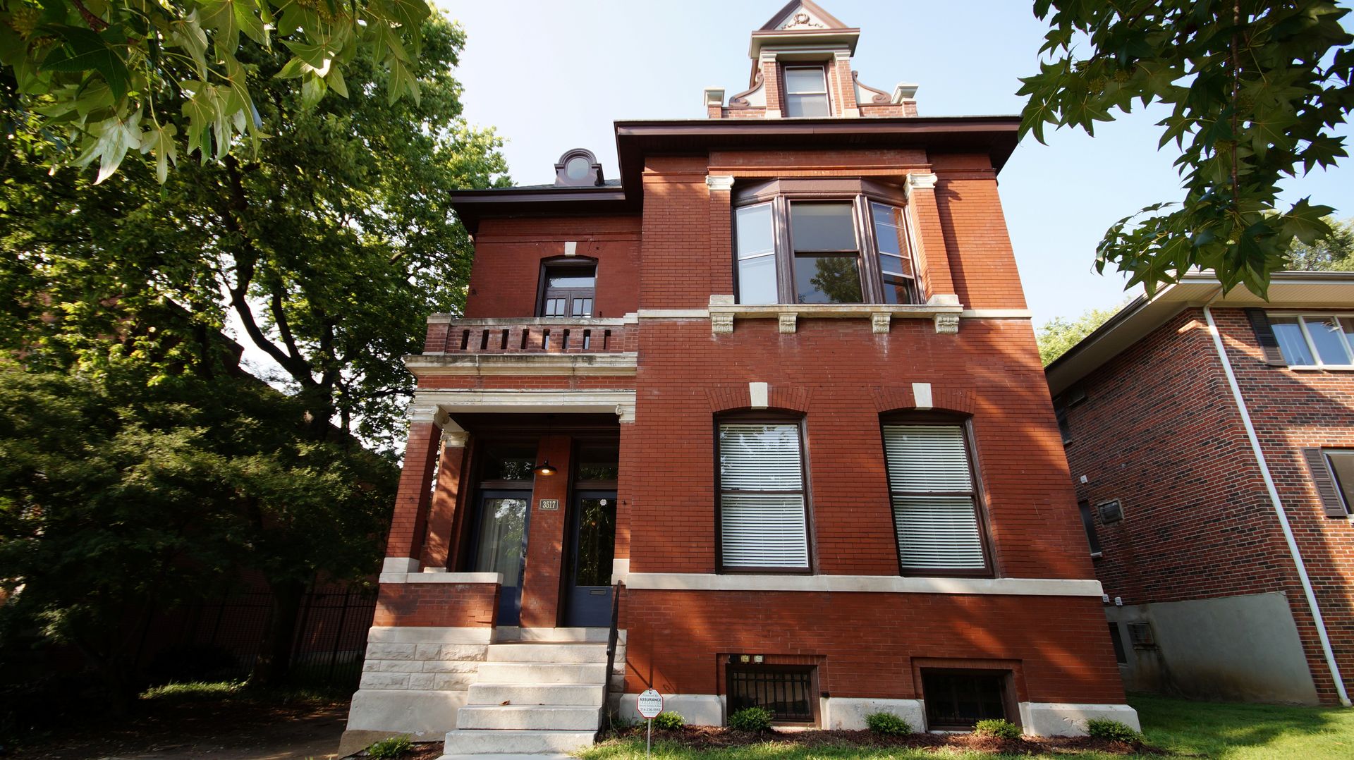 St. Louis Apartment: 3517 Magnolia Ave