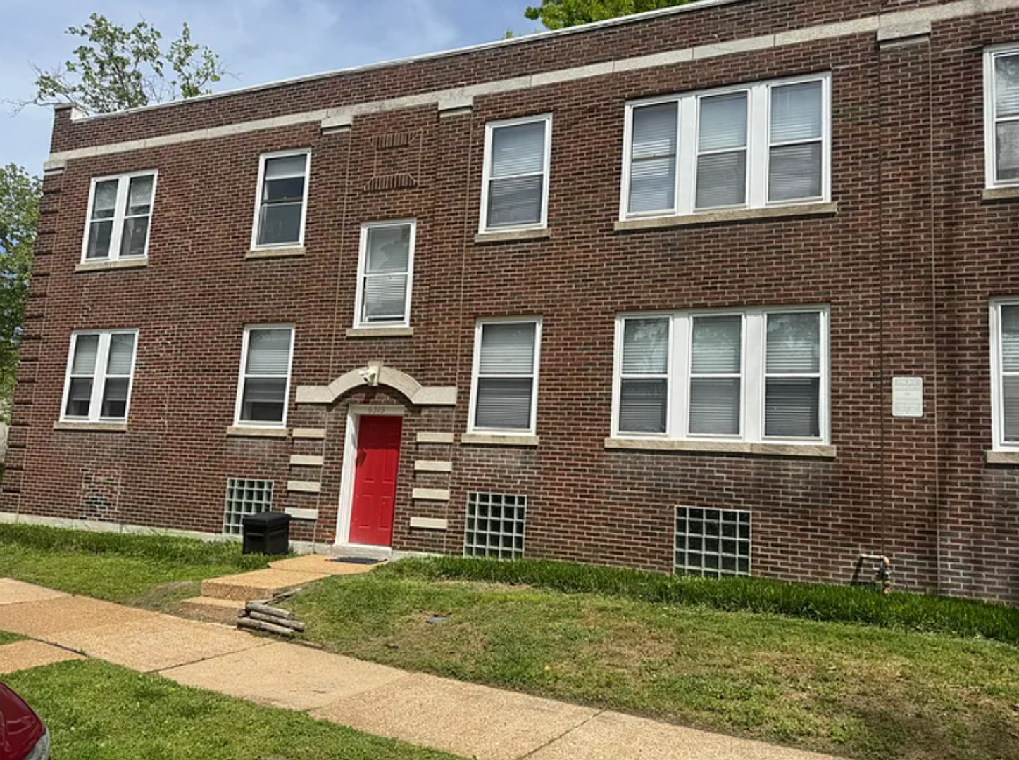 University City Apartment: 6309-13 Cabanne