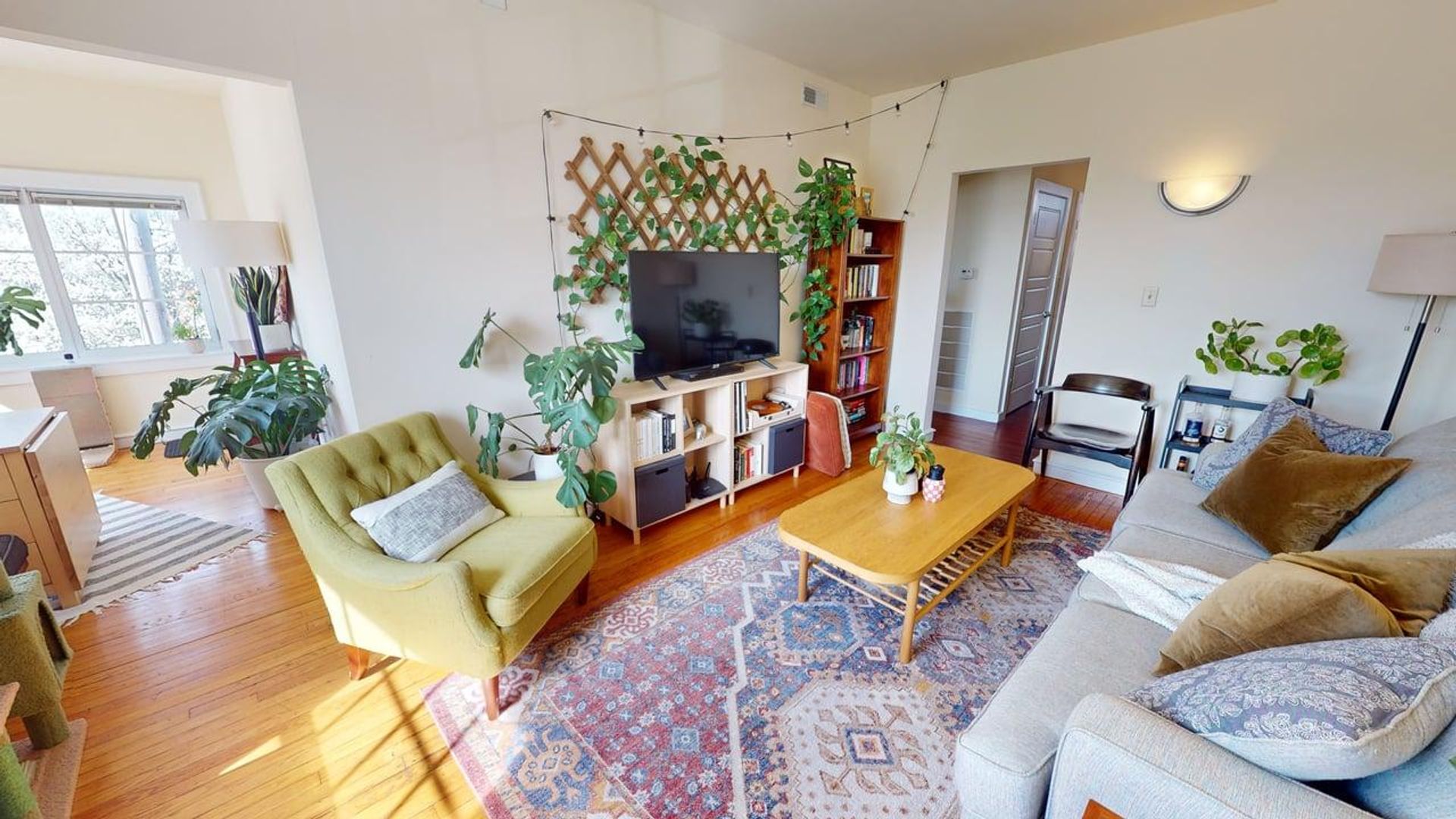 St. Louis Apartment: 3867 Lafayette Ave