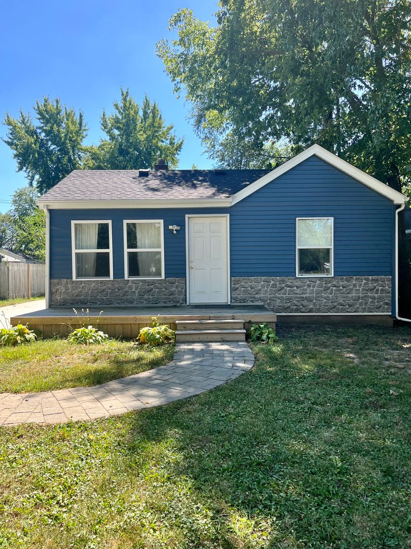 Machesney Park House: 903 Anna Ave