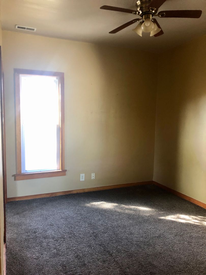 Rockford Apartment: 507 Oak St