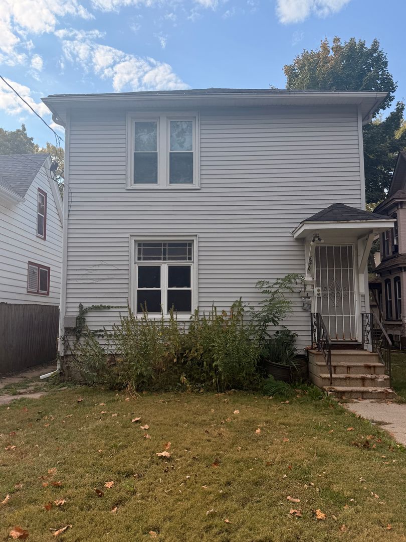 Rockford Apartment: 1219 Parmele St