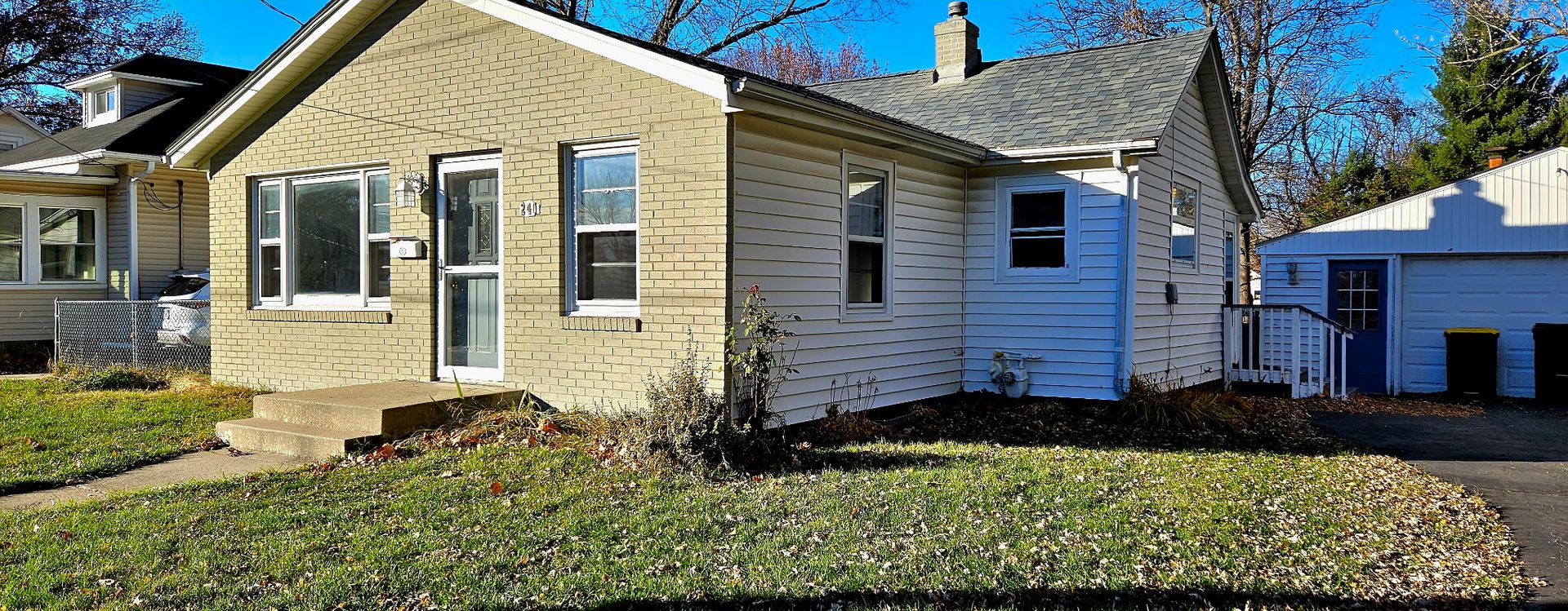 Loves Park House: 240 Grand Ave