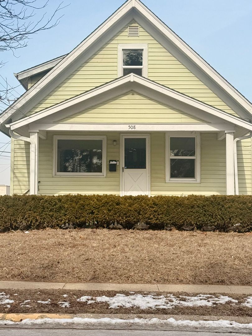 Loves Park House: 508 Grand  Ave