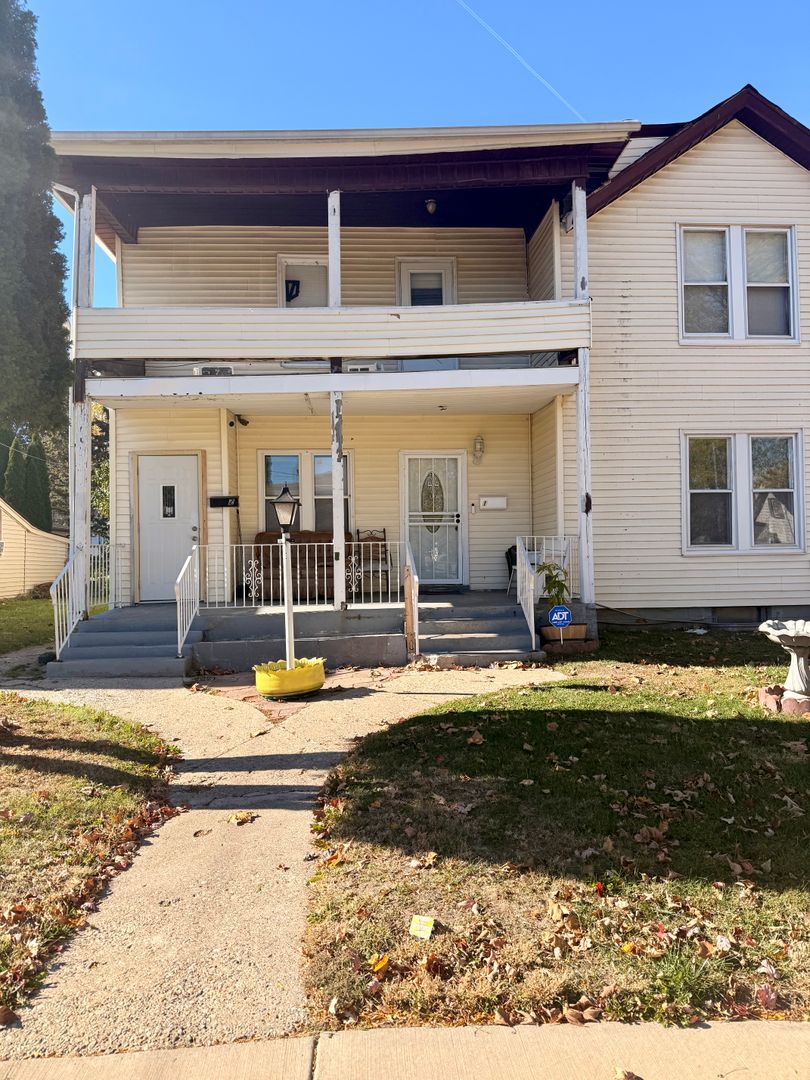 Rockford Apartment: 1113 Ferguson St,