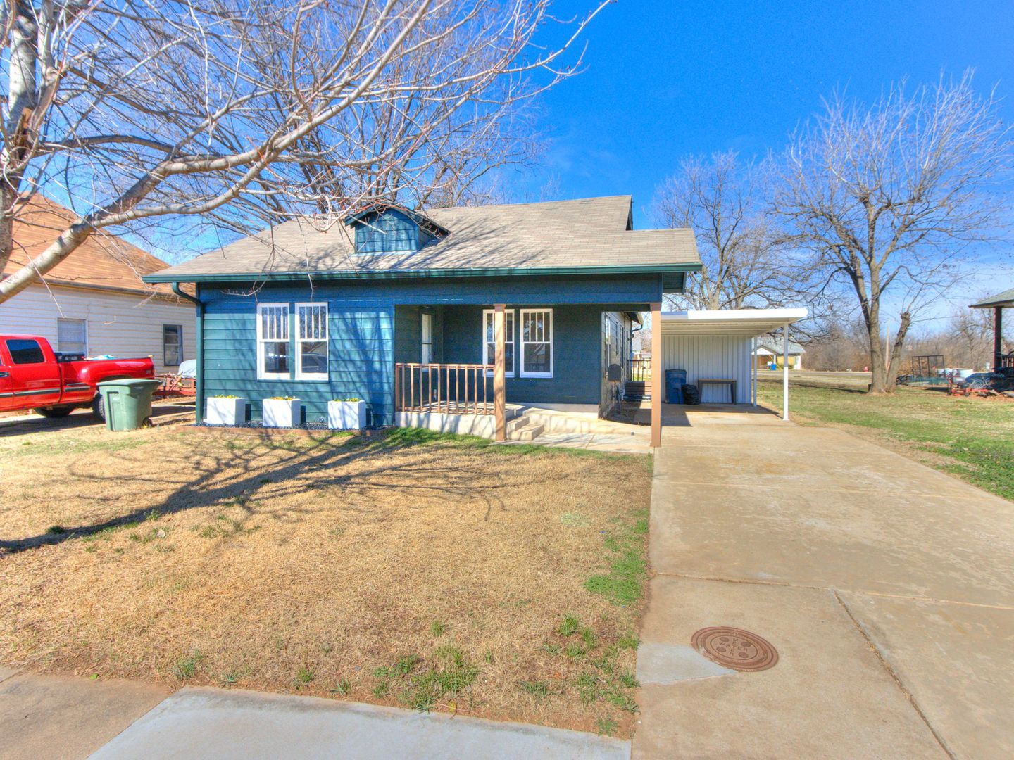 Edmond House: 207 W. Main Street