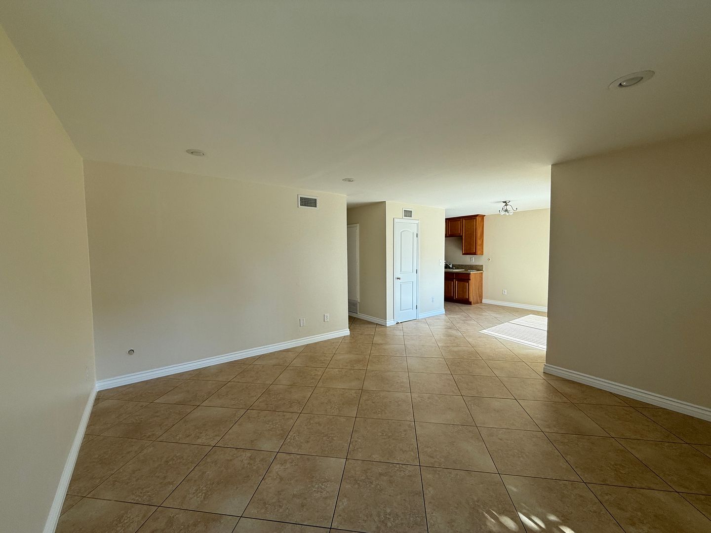 Anaheim Condo: 1126 South Clifpark Circle