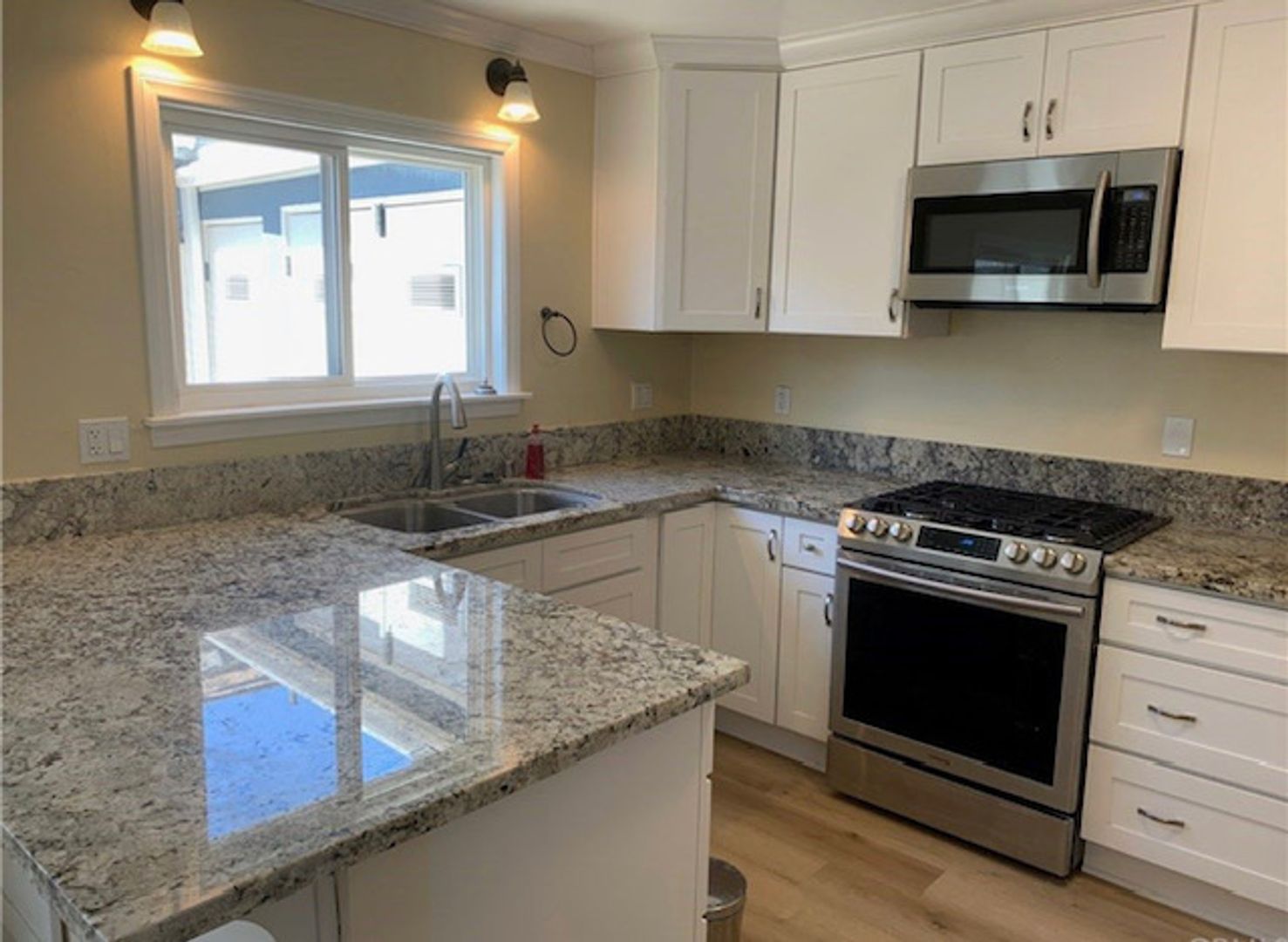 Costa Mesa House: 2336 Minuteman Way