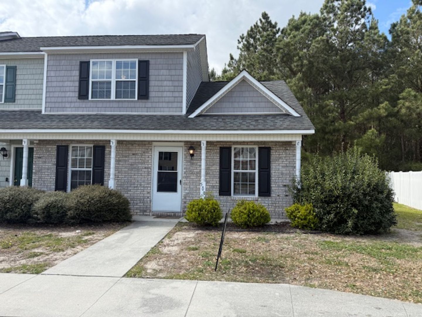 Jacksonville Townhome: 500 Springwood Dr