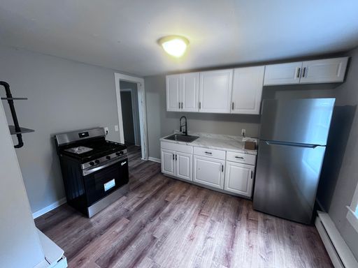 2bd/1ba Popular Beechwood Neighborhood | Off-Street Parking | – photo 1