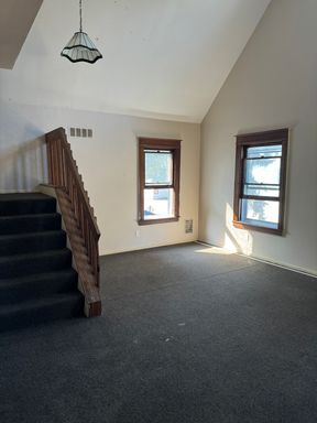 2bd/1ba | Hardwood Floors | Laundry Hookups – photo 1
