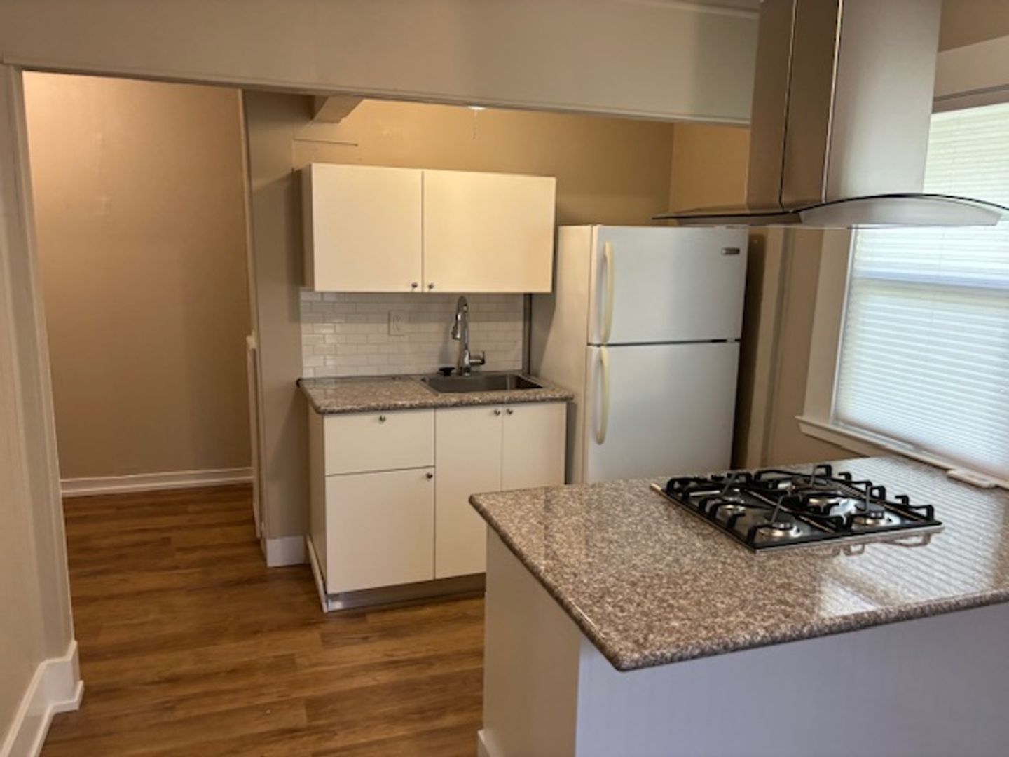 Lodi Apartment: 404 W. Walnut St.