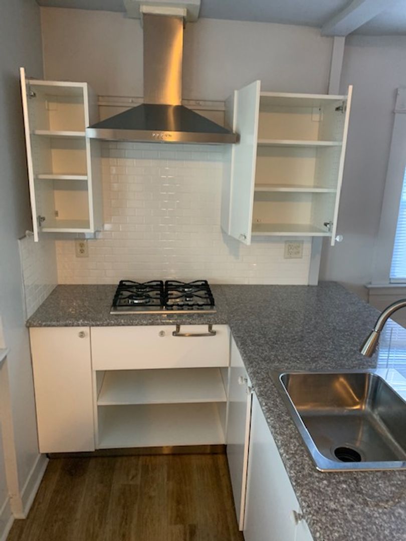 Lodi Apartment: 404 W. Walnut St.