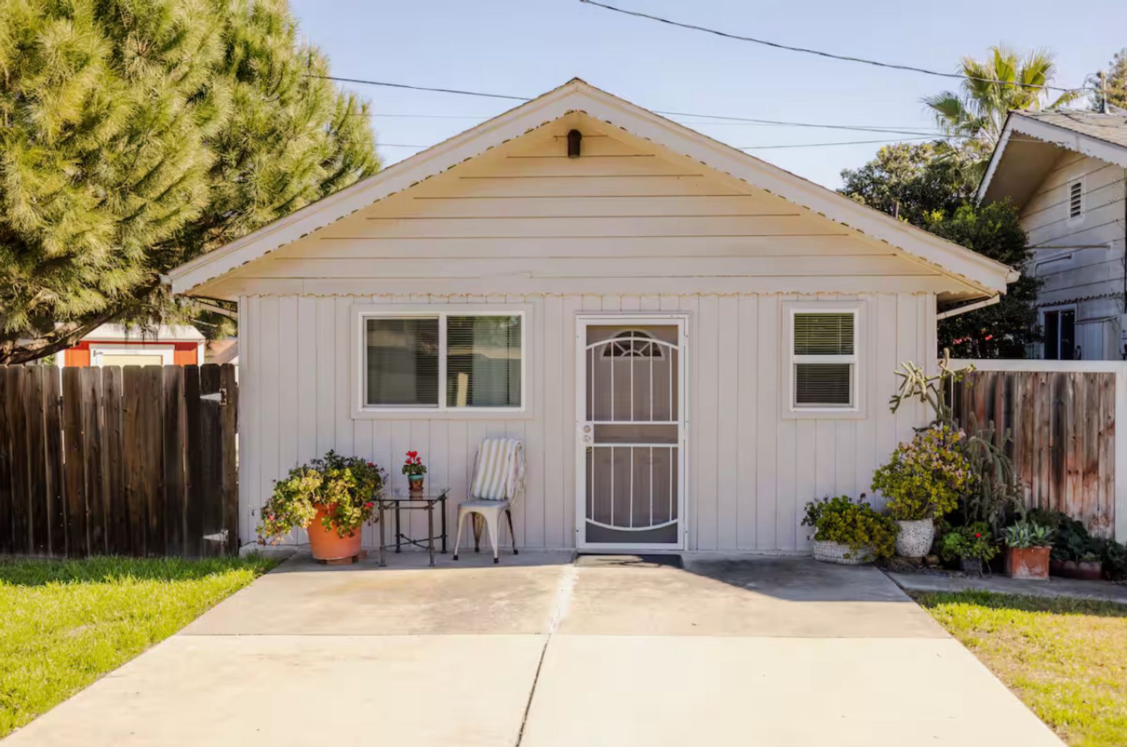 Stockton House: 3731 Michigan Ave. #B