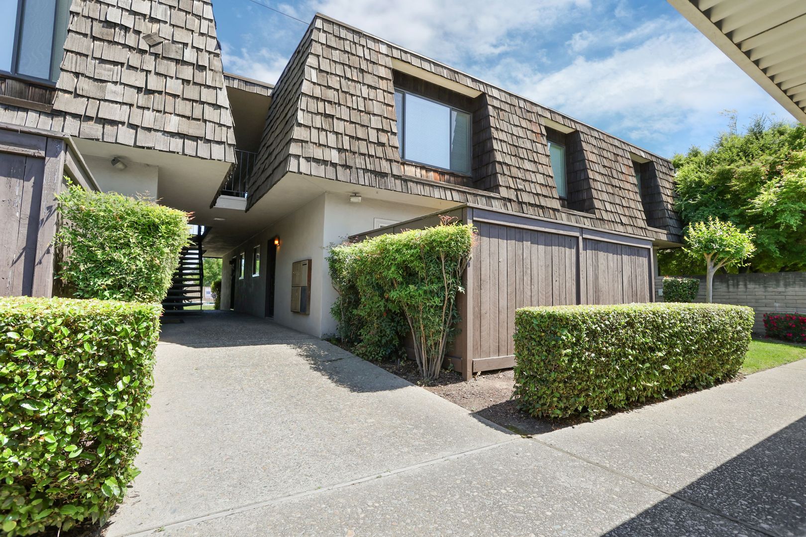 Lodi Apartment: 1301 W Lodi Ave