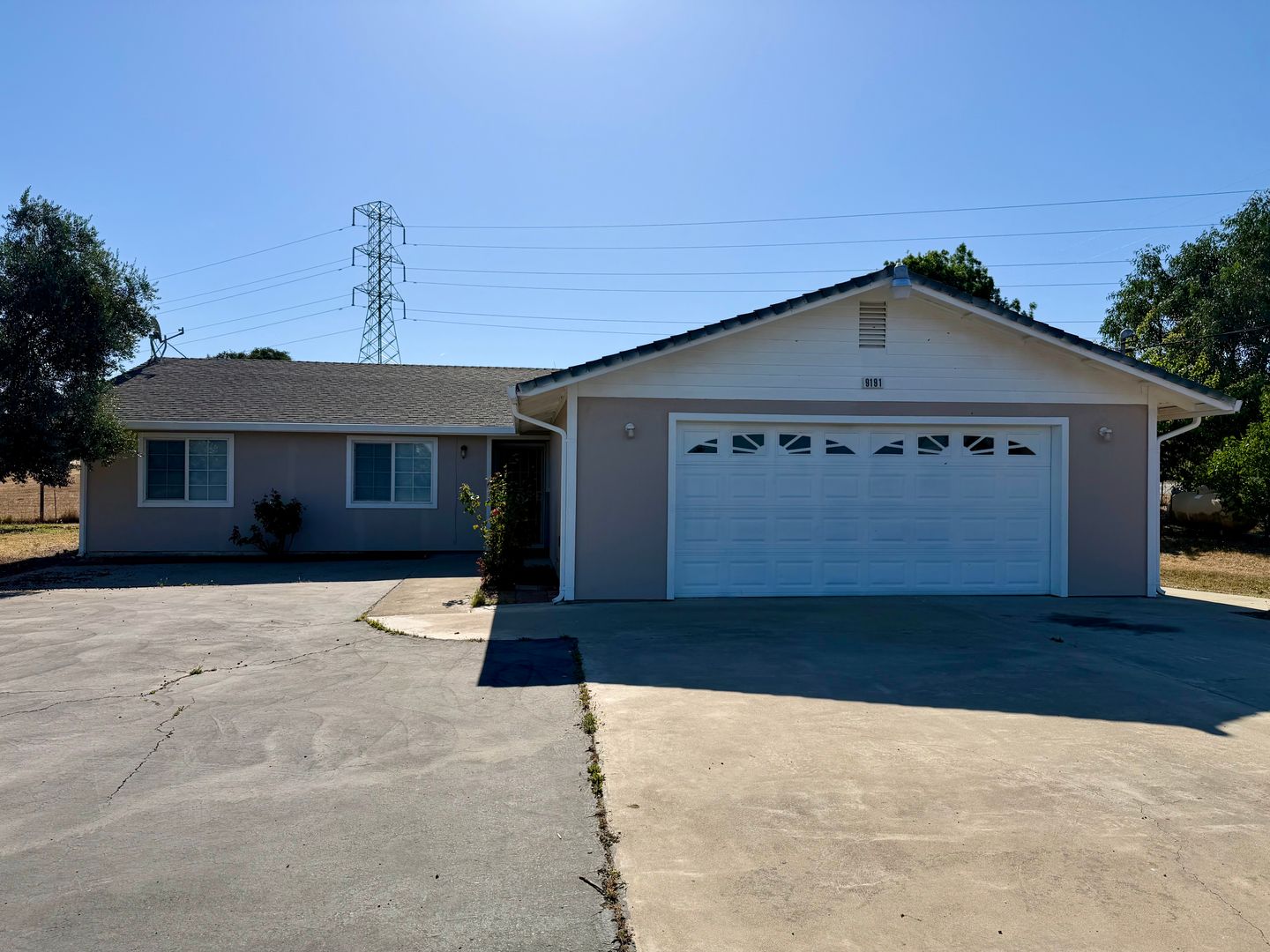 Valley Springs House: 9191 Johnson Trail