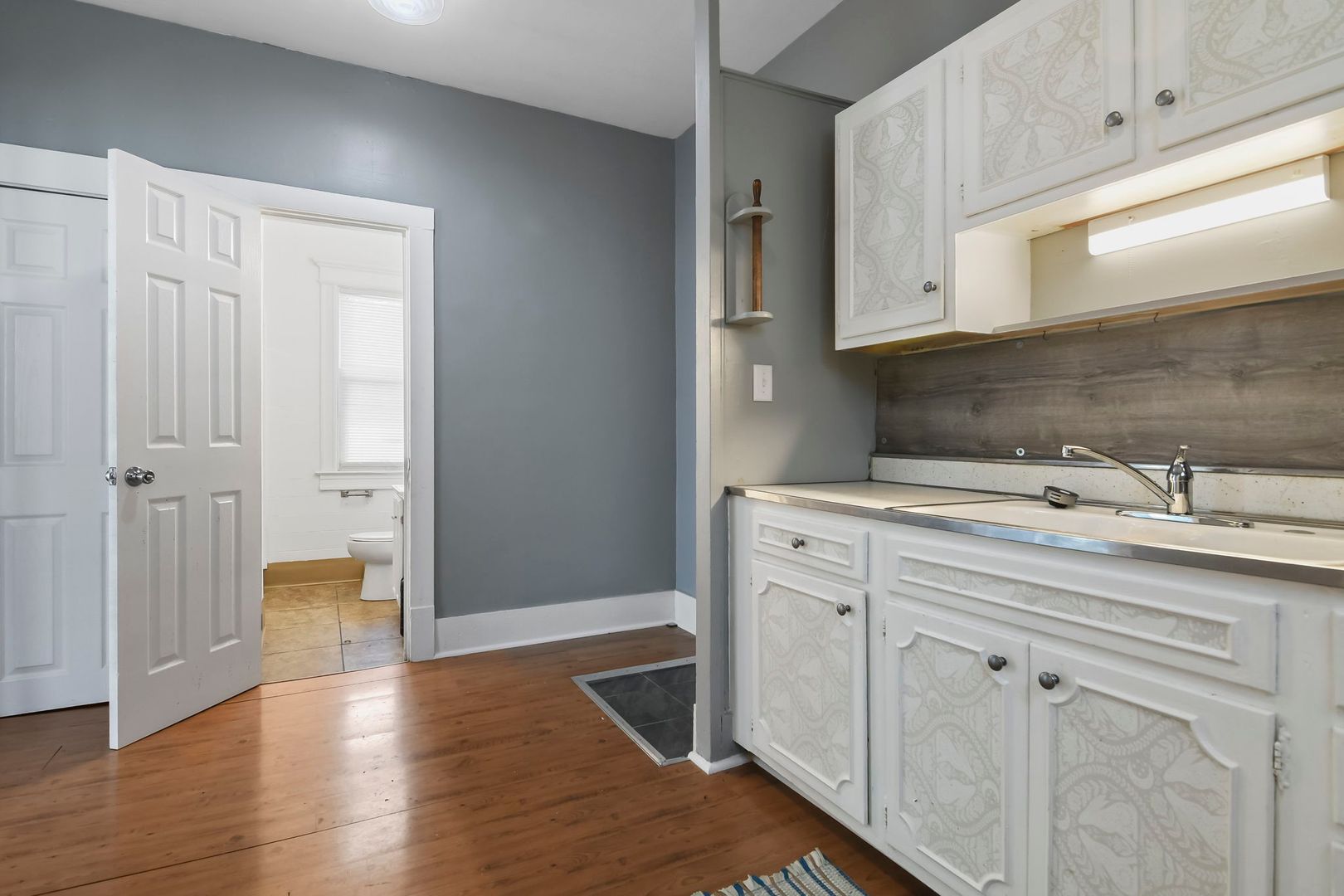 Springfield Apartment: 1301 Whittier Ave