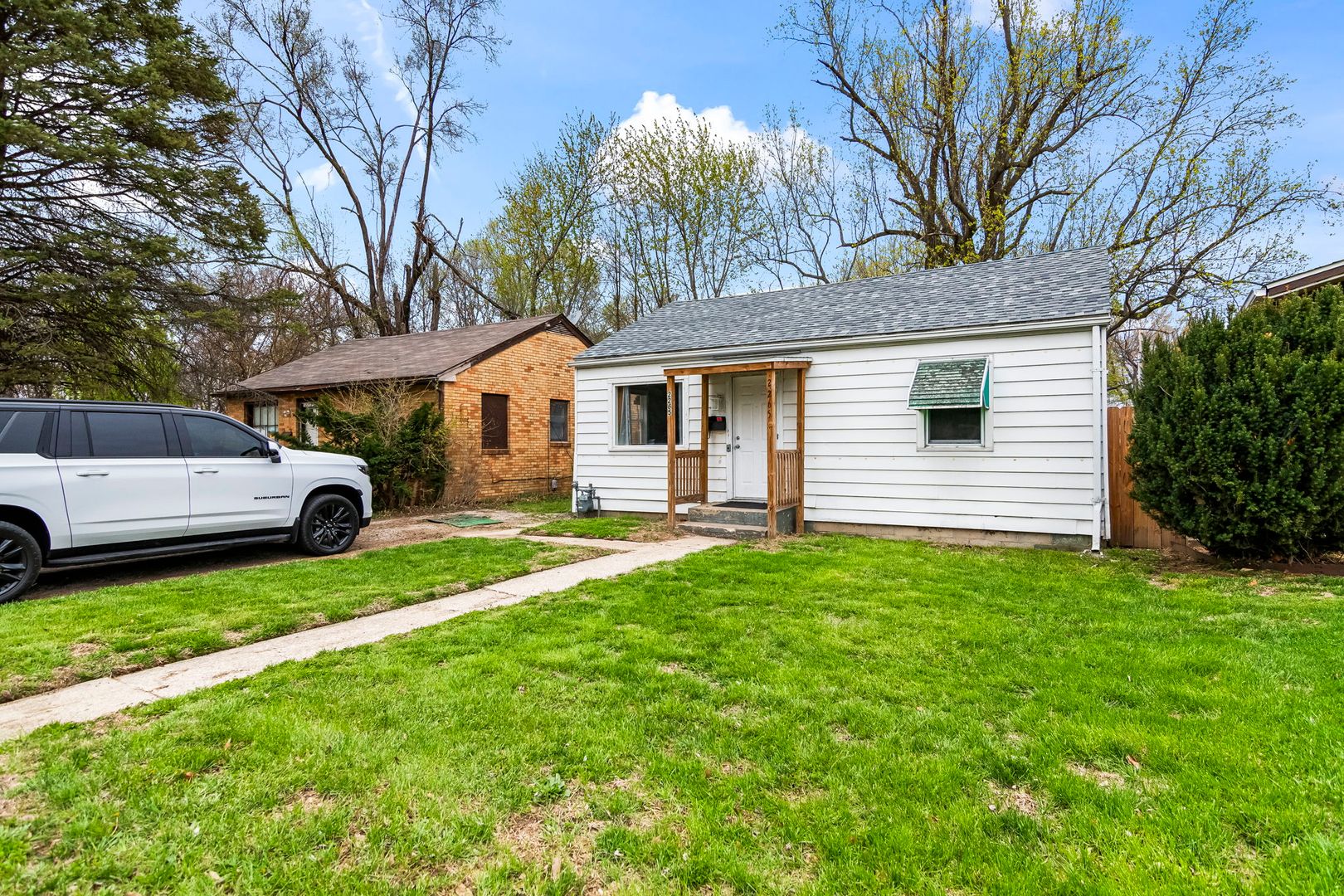 Springfield House: 2265 East Laurel