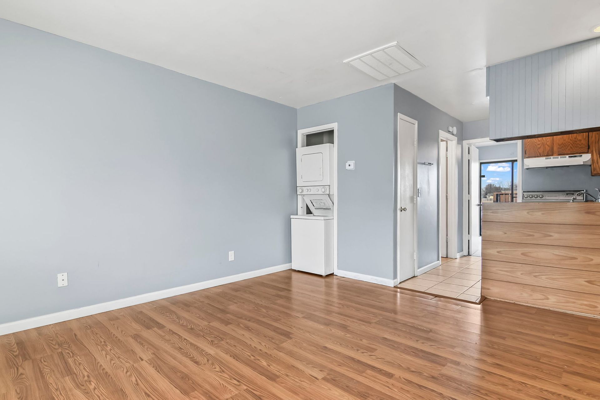 Springfield Apartment: 2832 Stanton St.