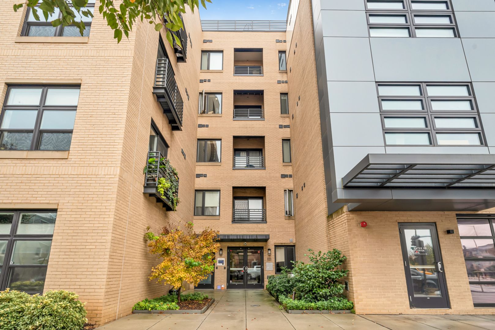 Washington Apartment: 1111 Orren St NE
