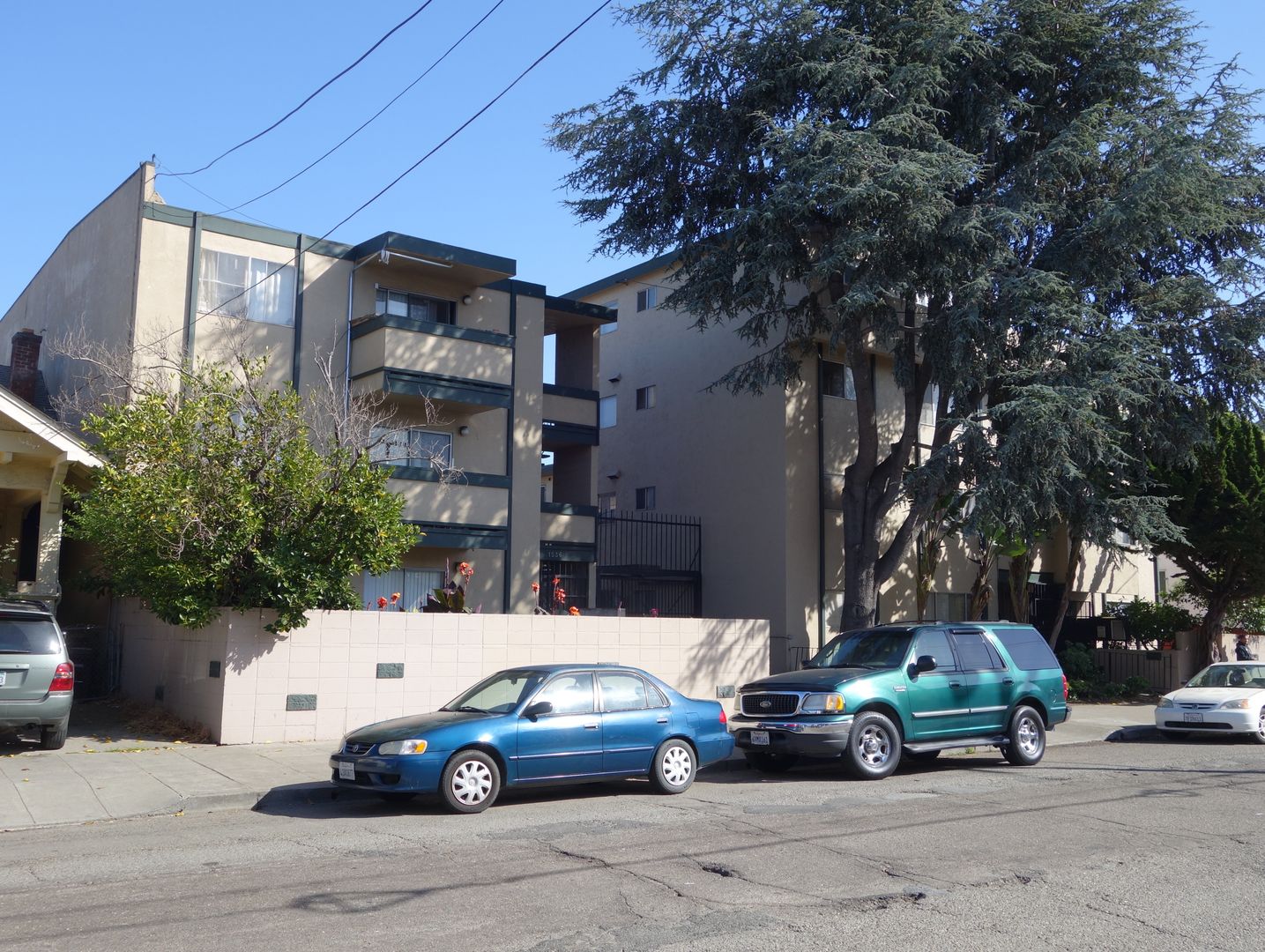 Oakland Apartment: 1530-36 6th Avenue