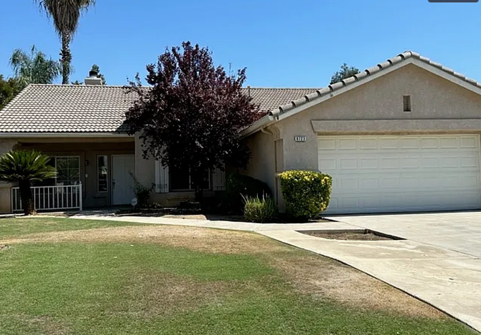 Bakersfield House: 8723 Lighthouse Dr.