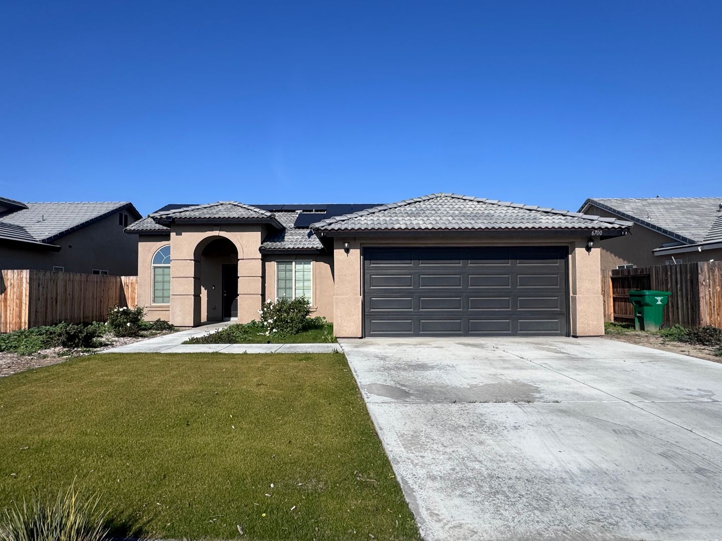 Bakersfield House: 6700 Tulia Lane