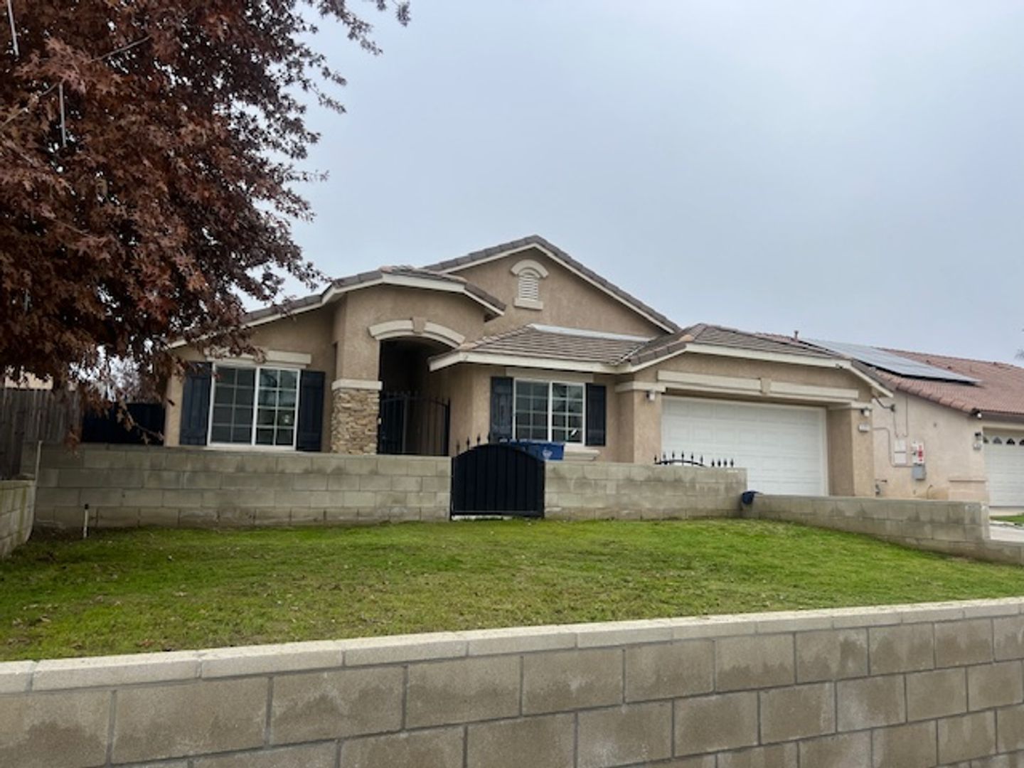 Bakersfield House: 11711 Stratosphere Ave  - donya