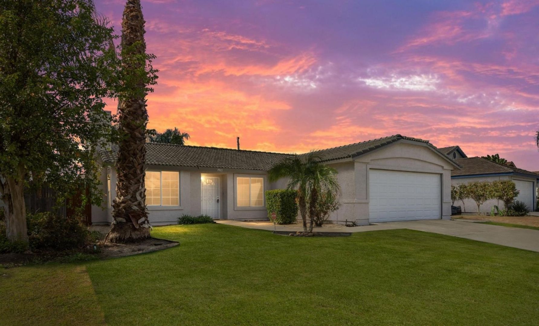Bakersfield House: 3921 White Sands Drive