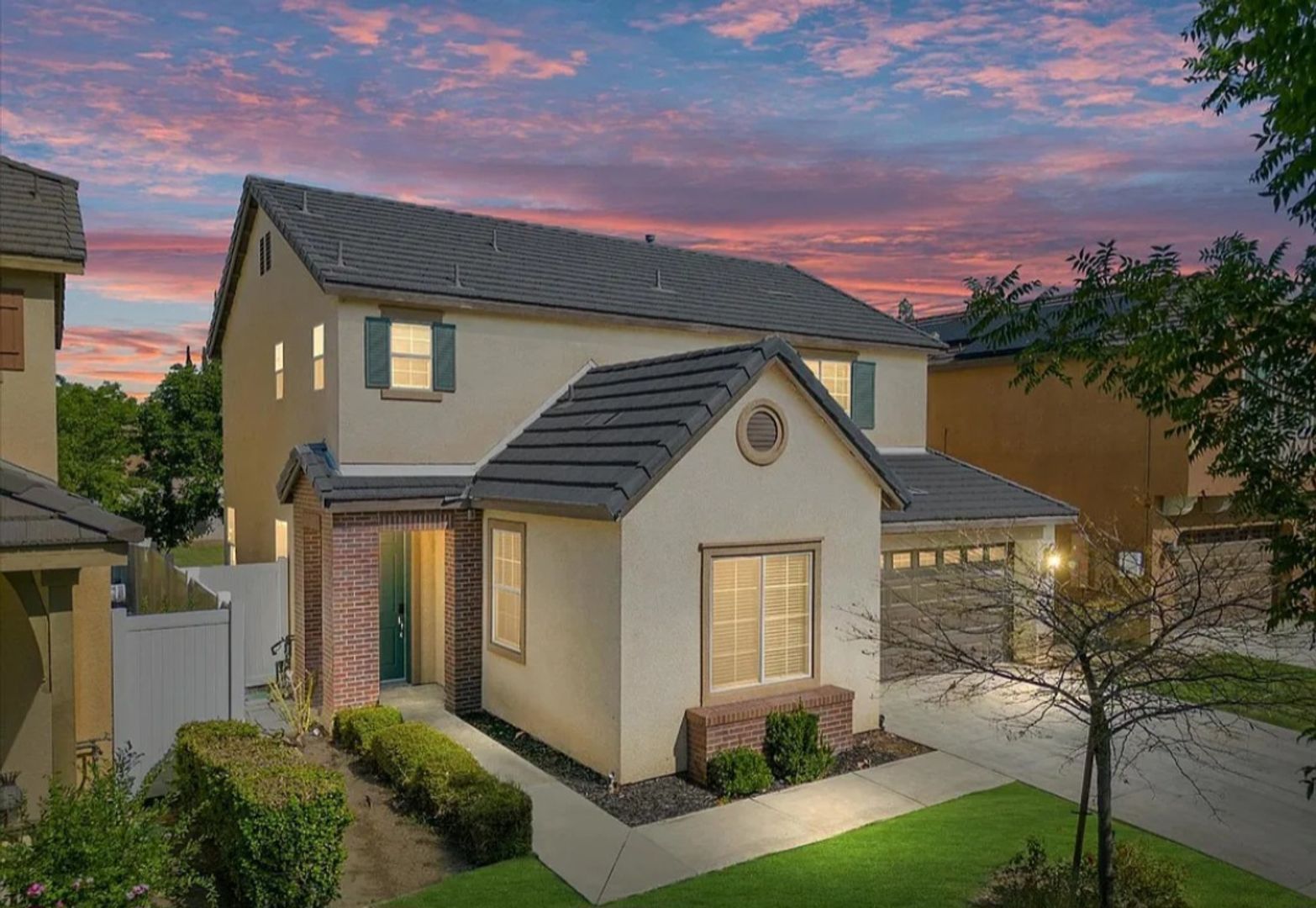 Bakersfield House: 1910 Holt Rinehart Ave