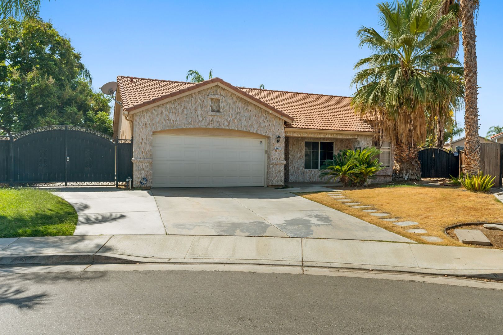 Bakersfield House: 5407 Cove Court