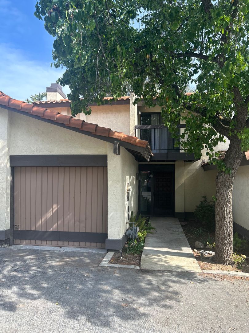 Bakersfield House: 3501 Bernard Street Unit 1B