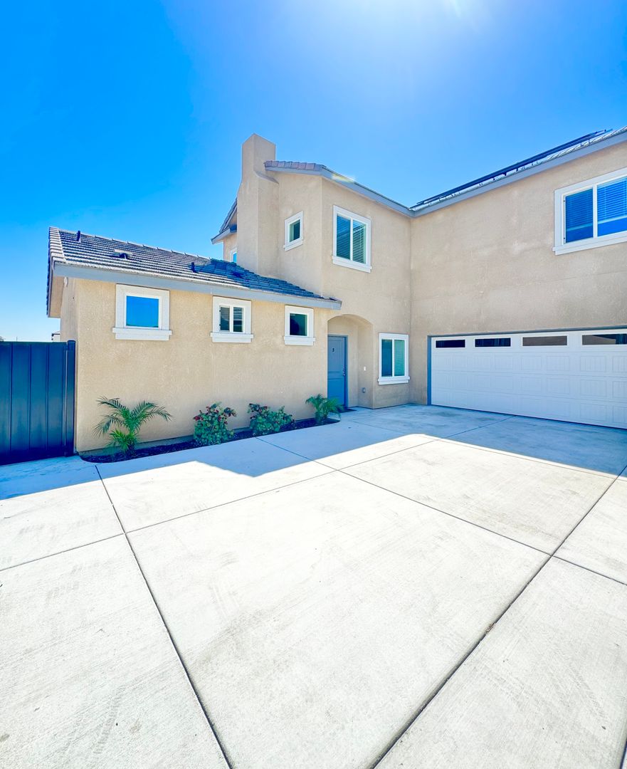 Bakersfield Townhome: 8621 Frankie Lou Street