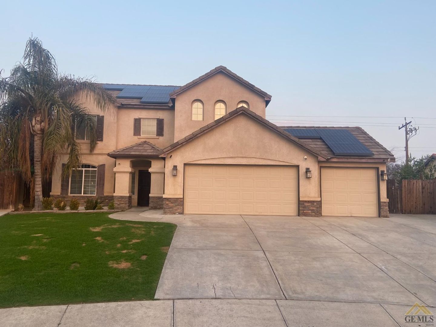 Bakersfield House: 11300 Sandbridge Court