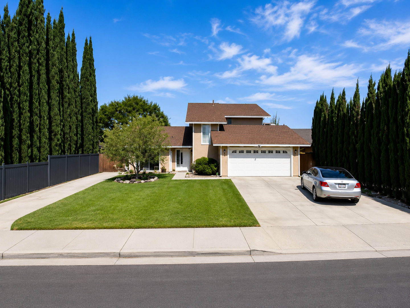 Bakersfield House: 2204 Butterfield Ave