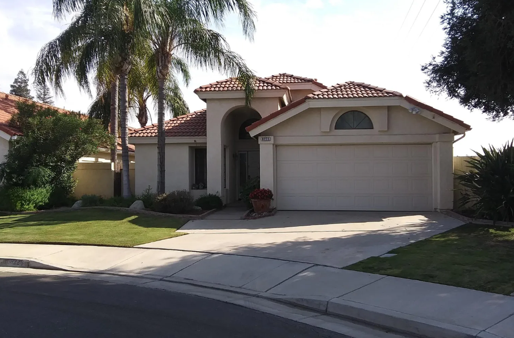 Bakersfield House: 8225 Newcastle Street