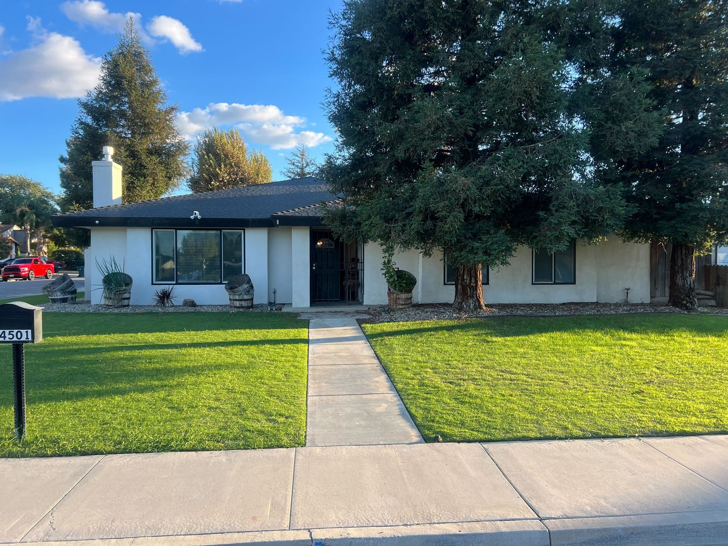 Bakersfield House: 4501 Glengary Pl.