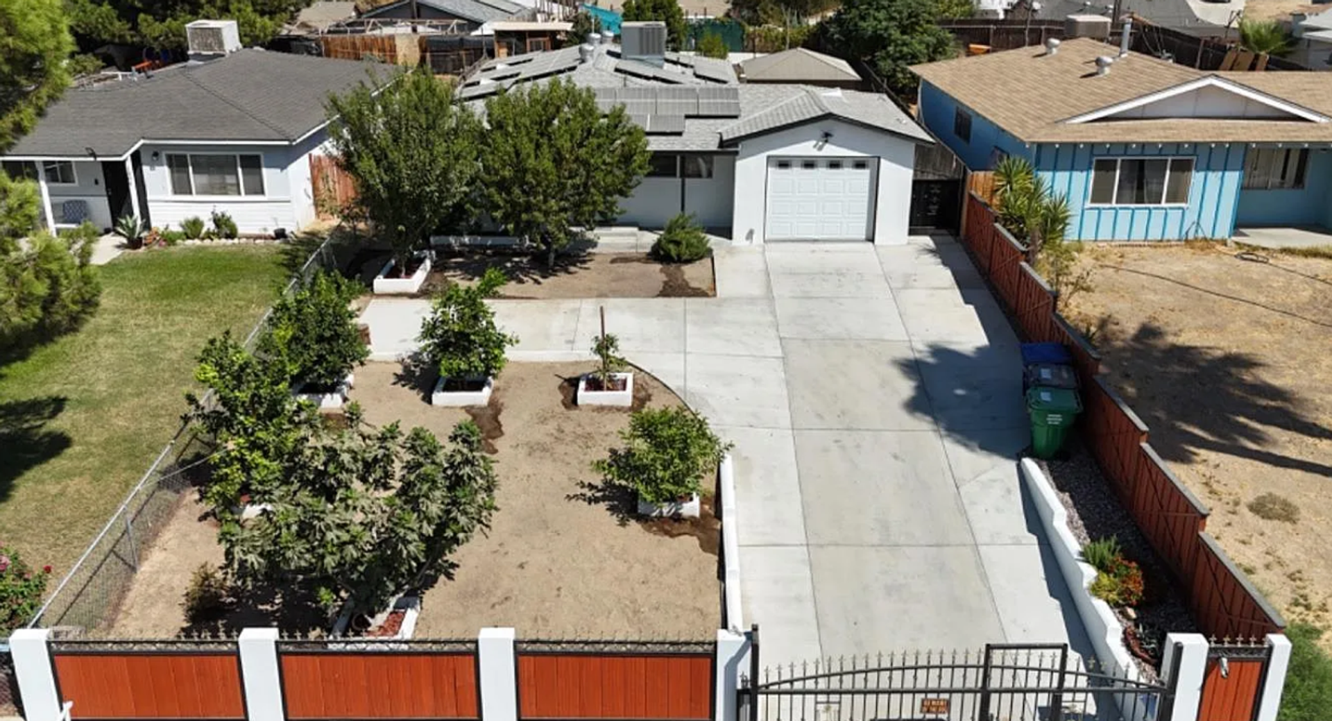 Bakersfield House: 1612 Tejon St.